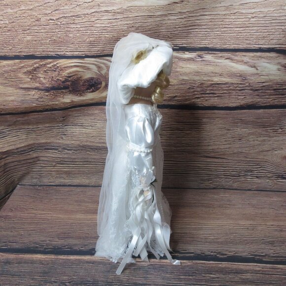 UniQue Porcelain Doll Collection Bride 16"  - Rosalie #16304C - Picture 6 of 9
